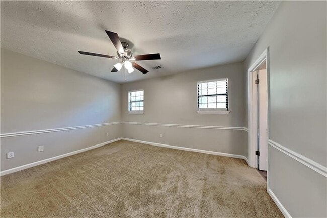 Building Photo - 7116 Stonecreek Dr