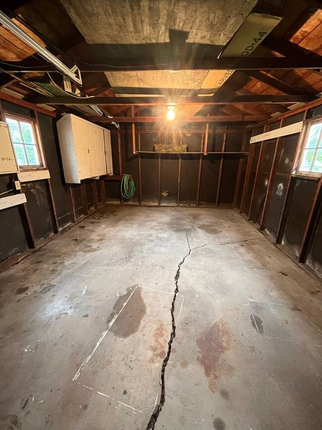 Building Photo - 2 Bed/1 Bath Rental Home!