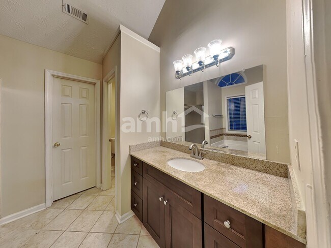 Building Photo - 670 Old Johnson Rd