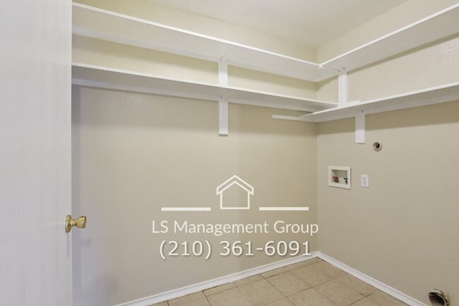 Building Photo - 7636 Oak Chase