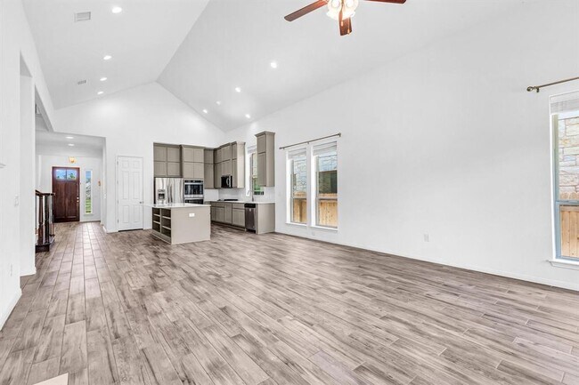 Building Photo - 2907 Zelma Dr