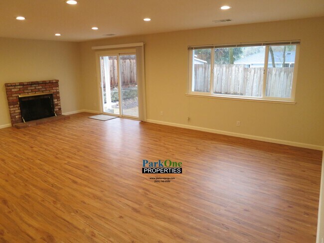 Building Photo - 5446 Louisiana Dr