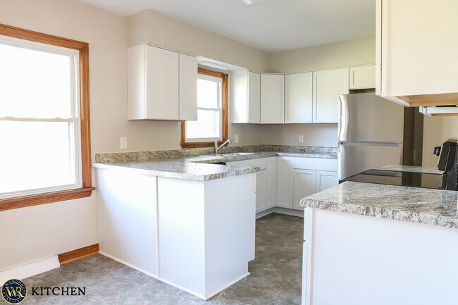 Kitchen - 704 McCullum Ave