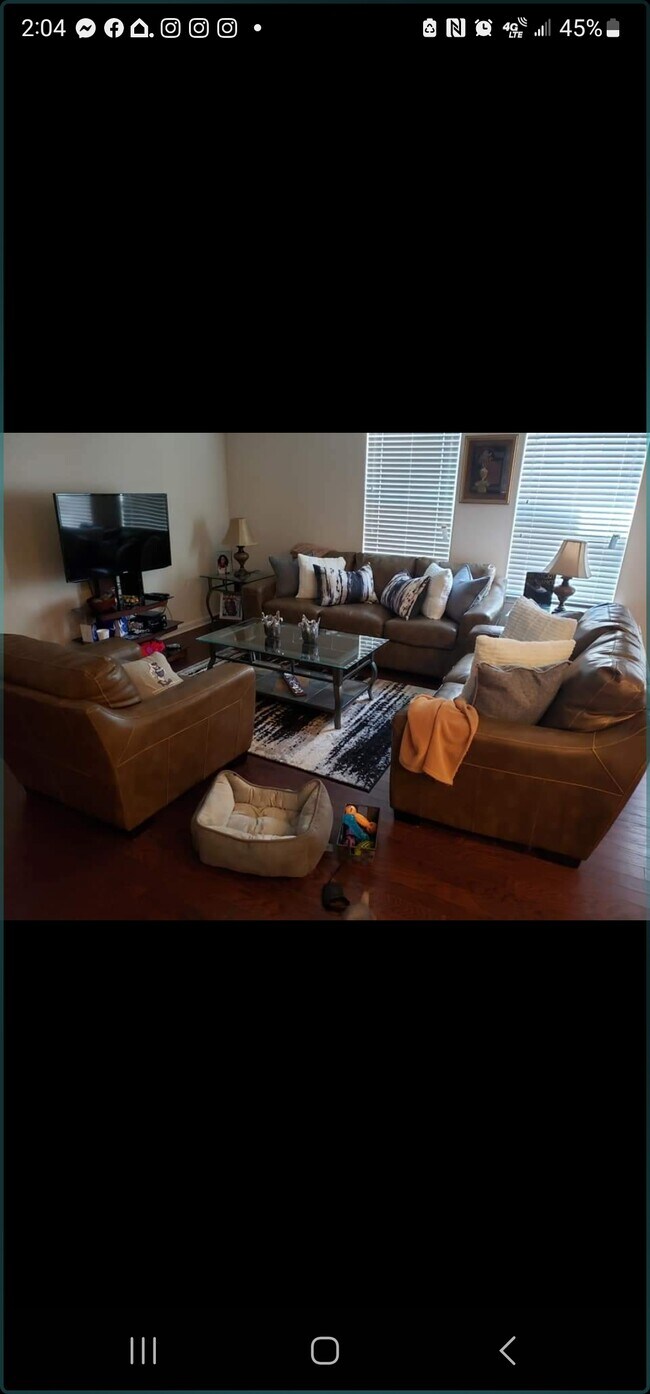 Living Room - 263 COOLWATER LN