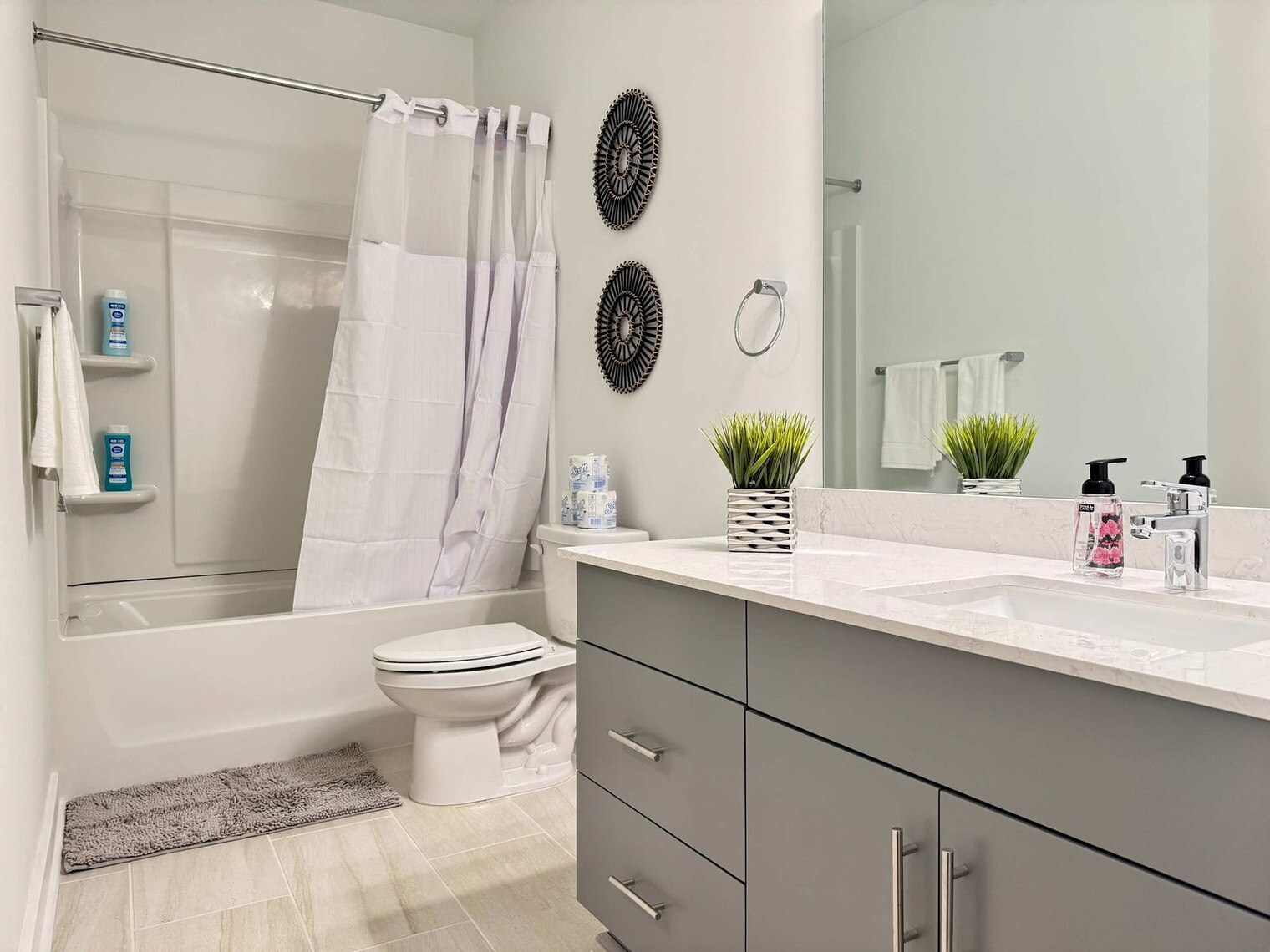 Building Photo - 525 Parkway Dr NE