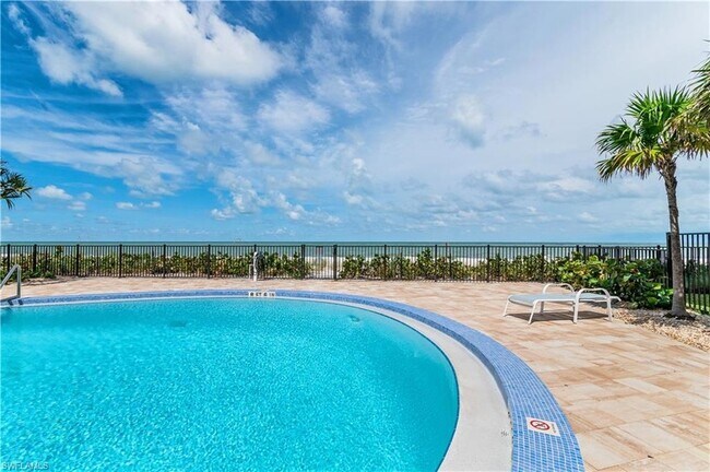 Building Photo - 3399 Gulf Shore Blvd N