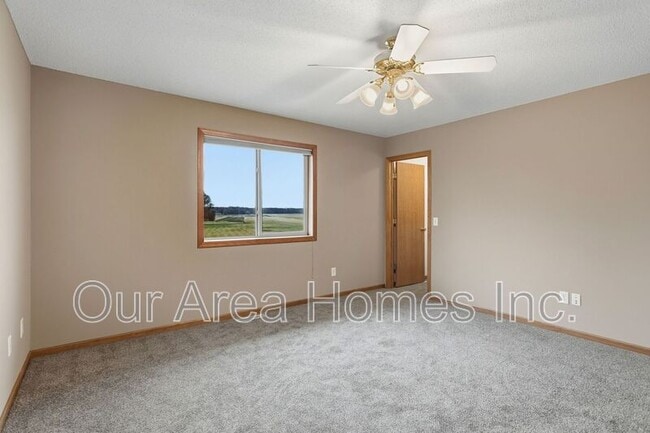 Building Photo - 1778 Klondike Dr NE