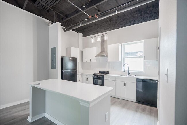 Building Photo - 2612 Castle St