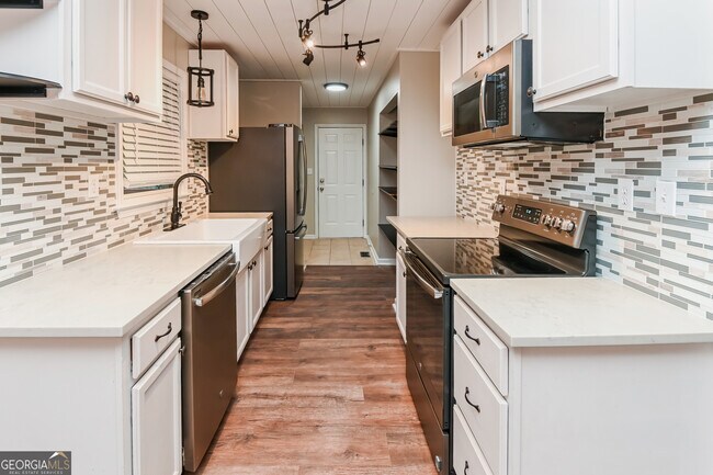 Building Photo - 377 Wesley Mill Pl