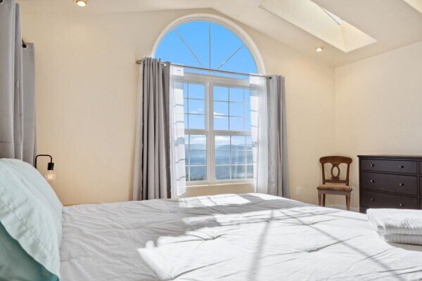 Building Photo - 11770 Leavenworth Dr