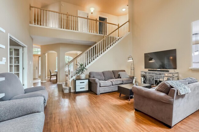 Building Photo - 301 Gulfstream Dr