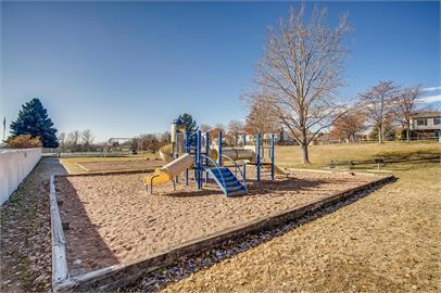 Building Photo - 2 car attached garage, located near Greenway Park Golf Course, pool, tennis courts and clubhouse....