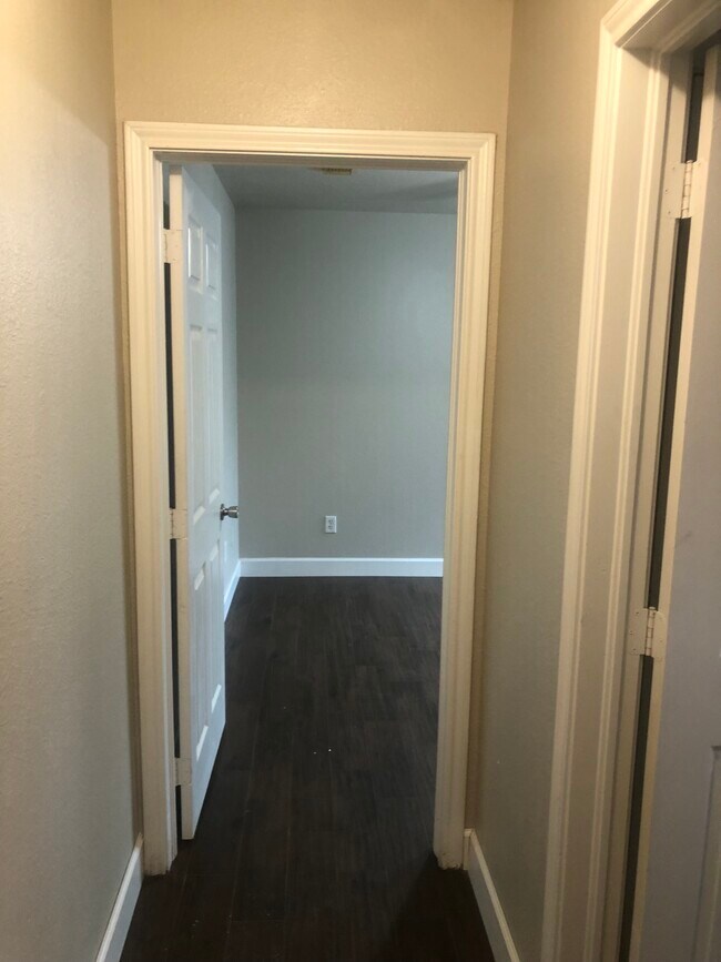 Building Photo - 11731 Santa Fe Tr