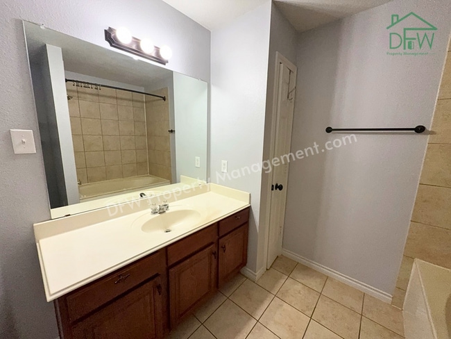Building Photo - For Lease: Corner Townhome near DFW Airport - 3BR/2.5BA, Private Pool, Attached Garage, W/D Included