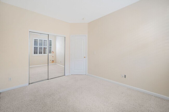 Building Photo - Highly Desirable Executive Home: 4 Bedroom...