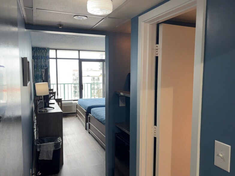 Building Photo - 201 74th Ave N