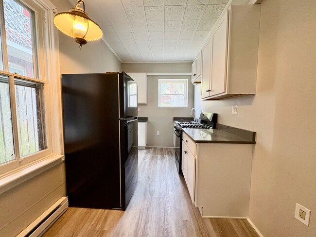 Building Photo - 2 Bedroom 1 Bathroom in York!