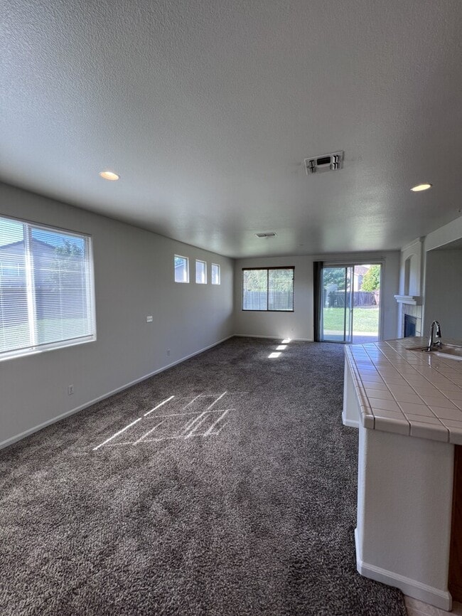 Building Photo - 5016 Cleveland Bay Way