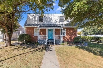 Building Photo - 1200 Little Bay Ave