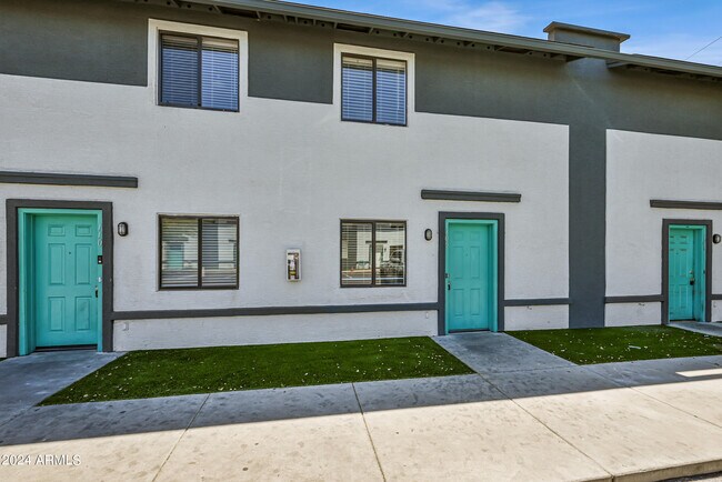 Primary Photo - 5010 N 22nd Ave