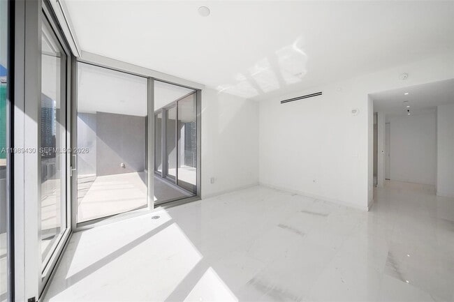 Building Photo - 300 Biscayne Blvd Way