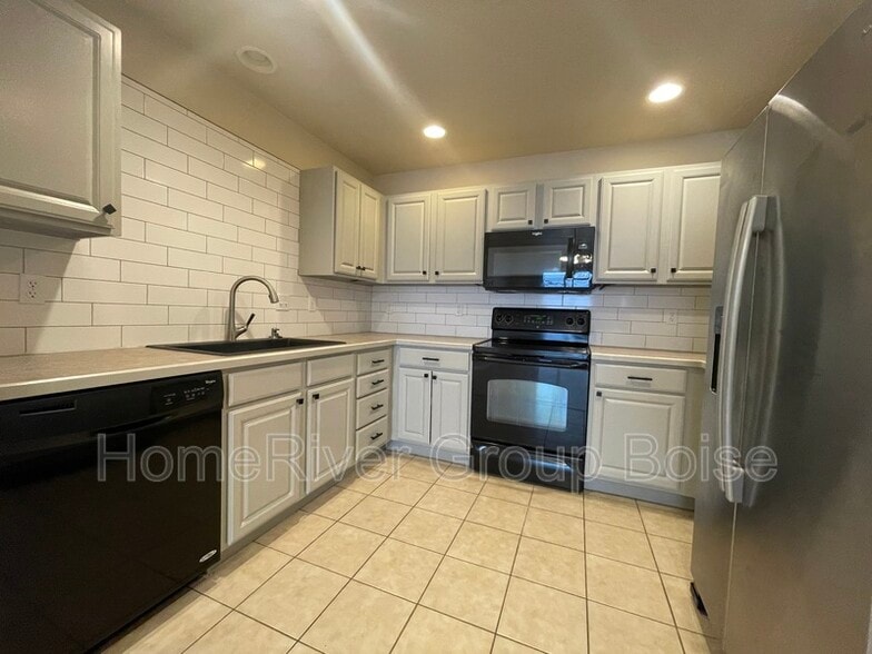 Primary Photo - 9733 W Brogan Dr