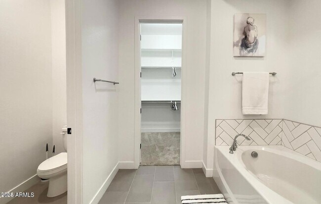 Building Photo - 8543 W Palo Verde Dr