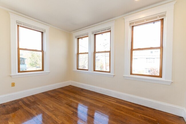 Building Photo - 81 Cushing Ave