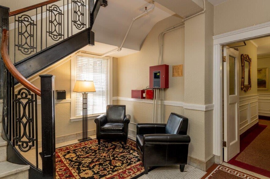 Building Photo - 49 Worthington St