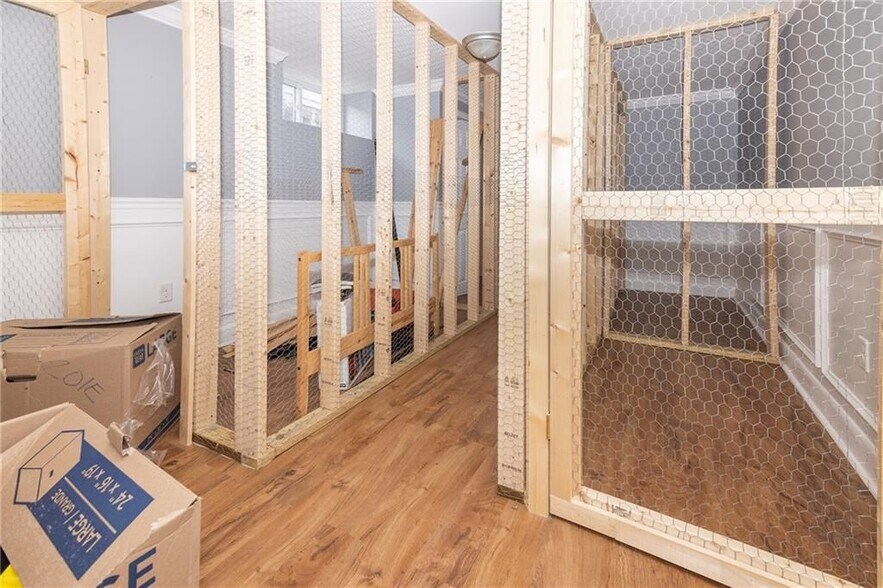 Building Photo - 255 Waterman St