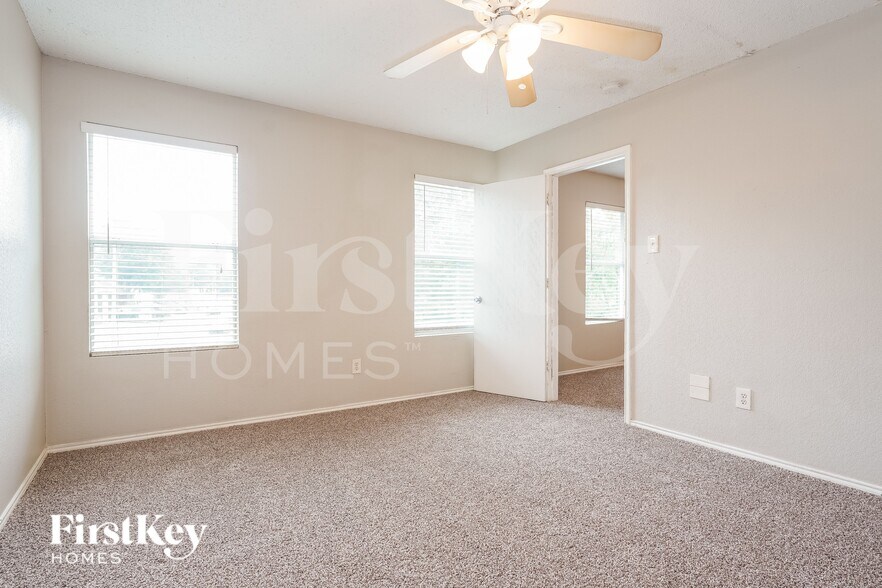 Building Photo - 3356 Mojave Dr