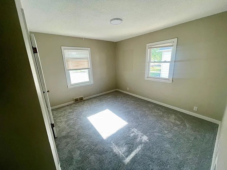 Building Photo - 1630 7th St N