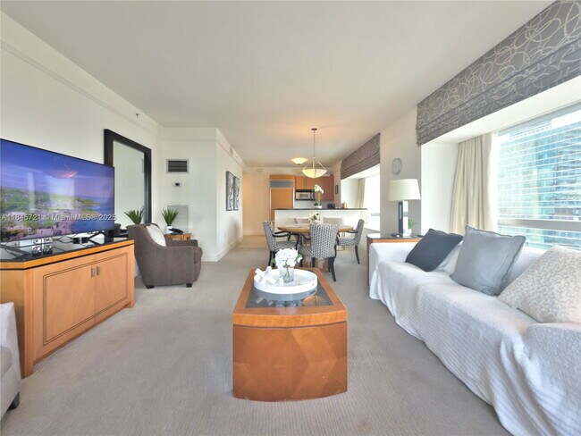 Building Photo - 1435 Brickell Ave