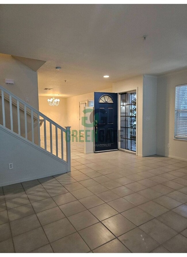 Building Photo - Charming 3 Bedroom 2 Bath Condo in TRACY! ...