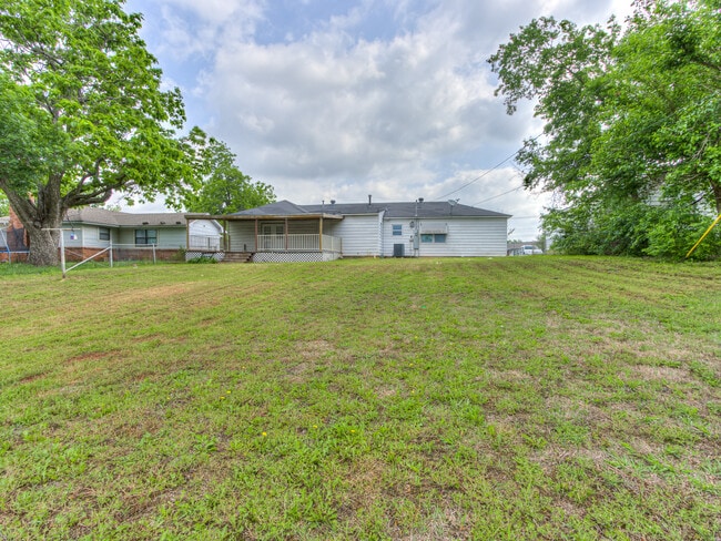 Building Photo - 2609 Mickey Rd