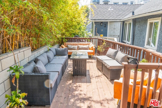 Building Photo - 348 Laveta Terrace