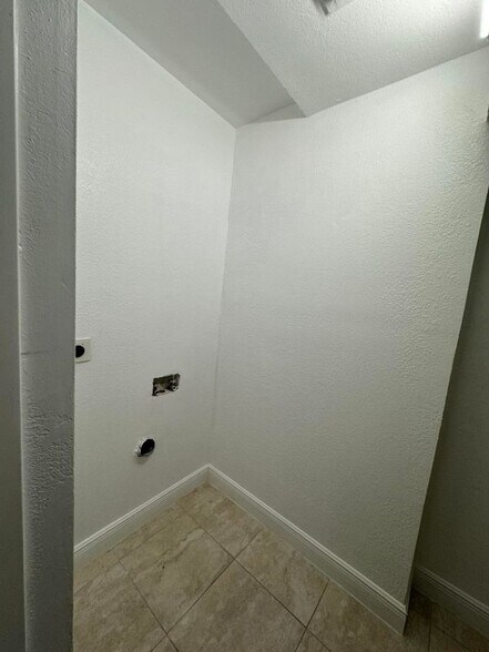 Building Photo - 1131 S N St