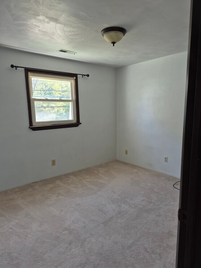 Building Photo - 301 Lee Rd