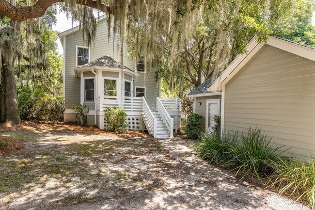 Building Photo - 136 Prescott Dr
