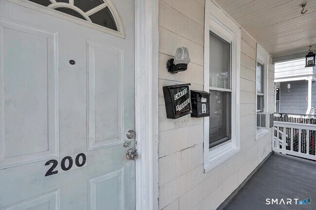 Building Photo - 200 Ogden St