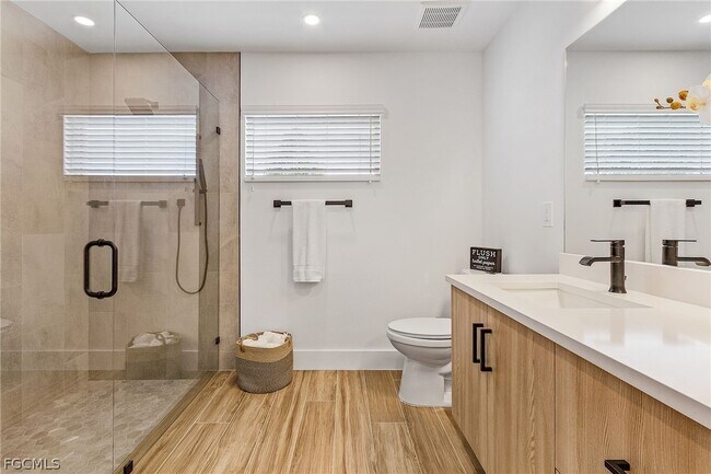 Building Photo - 3015 NW 42nd Ave