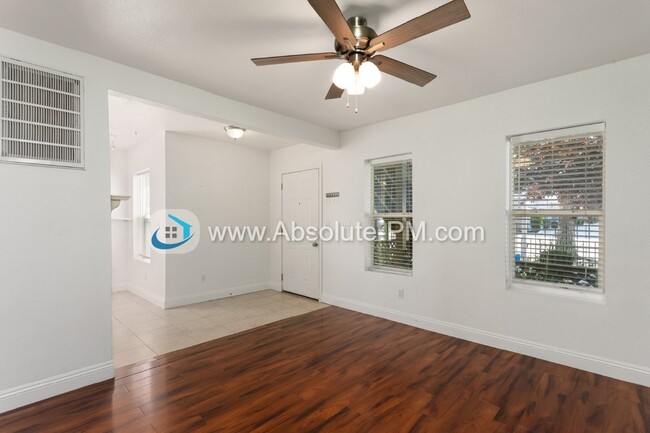 Building Photo - Amazing 2 Bed 2 Bath Newly Upgraded Unit i...
