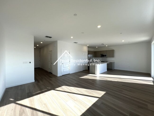 Building Photo - Brand New 4bd/2.5a Elk Grove Home-Must See!