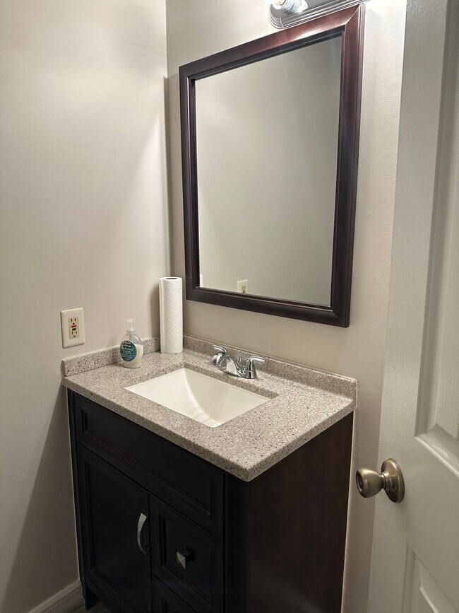 Building Photo - Charming Condo with Private Balcony & Stackable Washer/Dryer Near RTP and Southpoint!