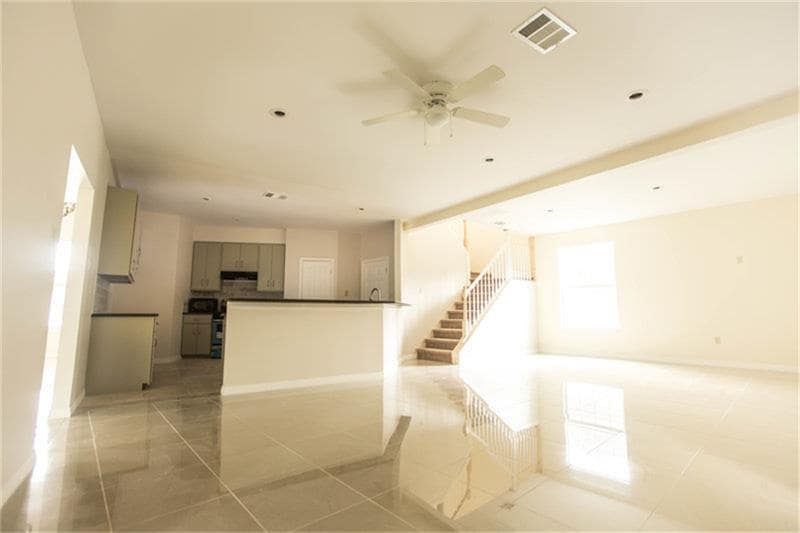 Building Photo - 446 Rivergrove Dr