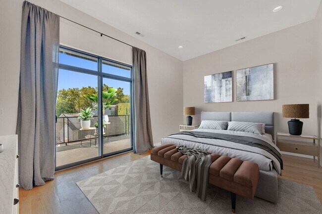 Building Photo - 1843 W North Ave