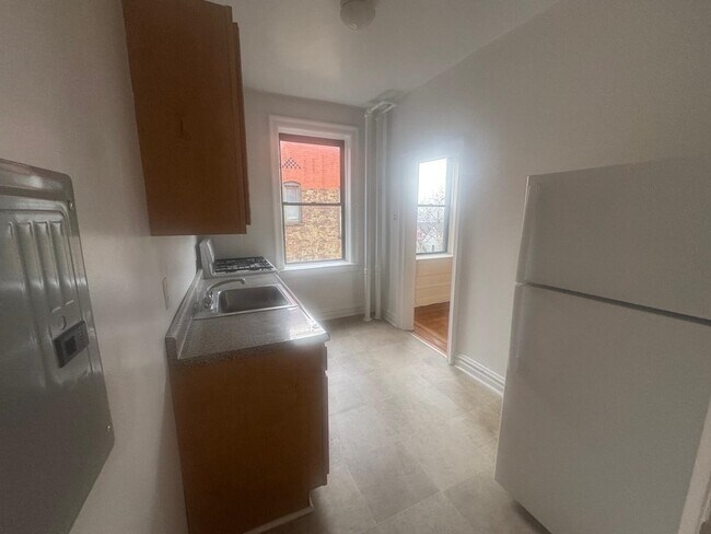 Building Photo - 35-39-39 Fulton St