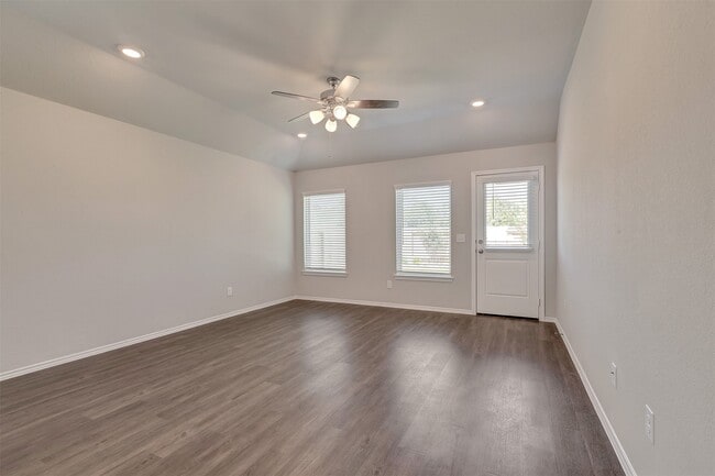 Building Photo - 261 Gallant Front Trl