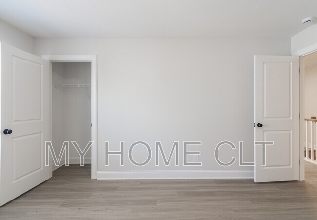 Building Photo - 3646 Trull St