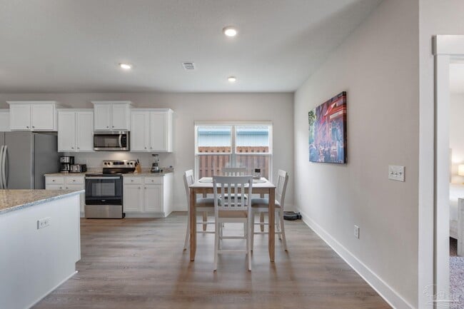 Building Photo - 5978 Forest Bay Ave